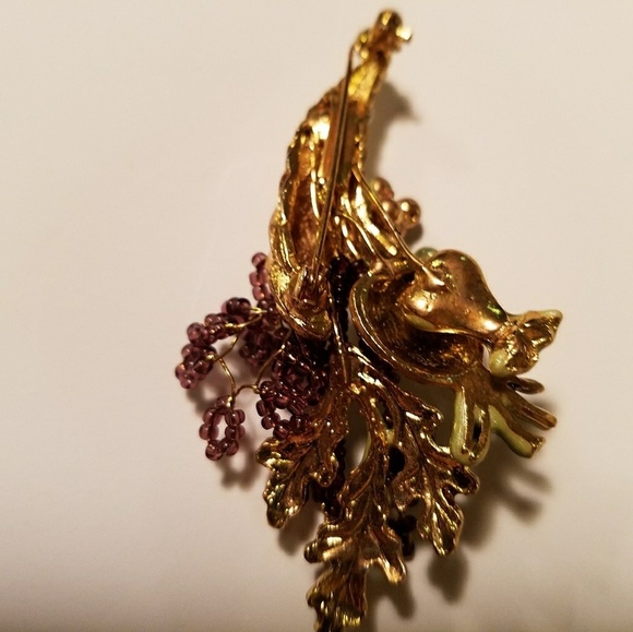 None Brooch Horn of Plenty Pin Thanksgiving Fall Green Peach Cornucopia - Picture 4 of 8